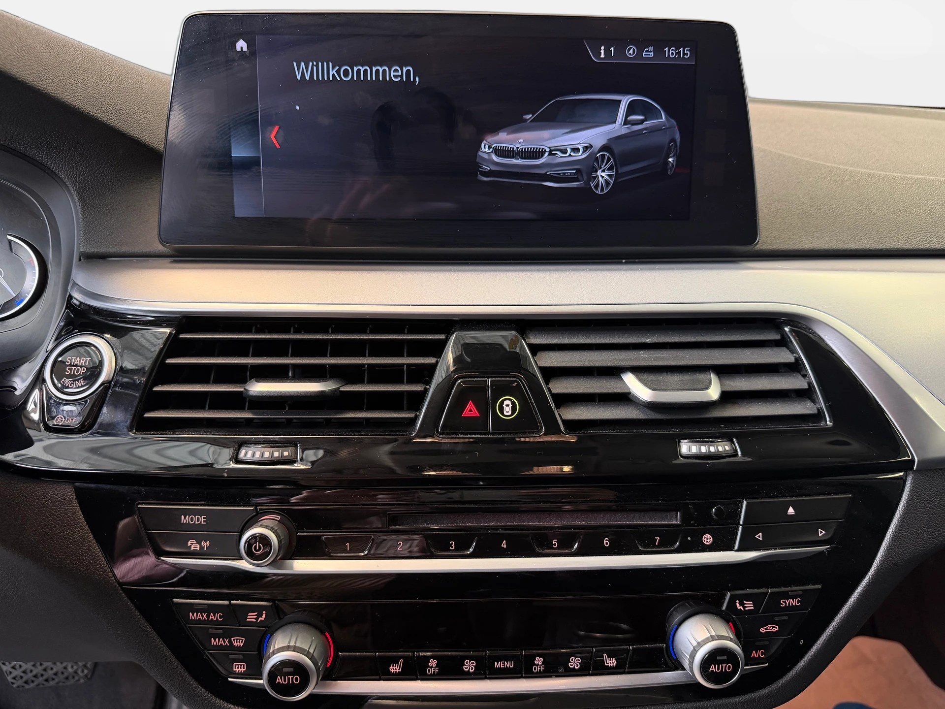 BMW 520d Steptronic | Frisch MFK | Navi | Adaptiv LED | Driving Assistant-image-14