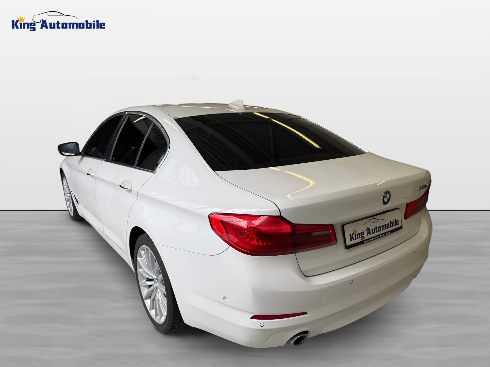BMW 520d Steptronic | Frisch MFK | Navi | Adaptiv LED | Driving Assistant-image-4