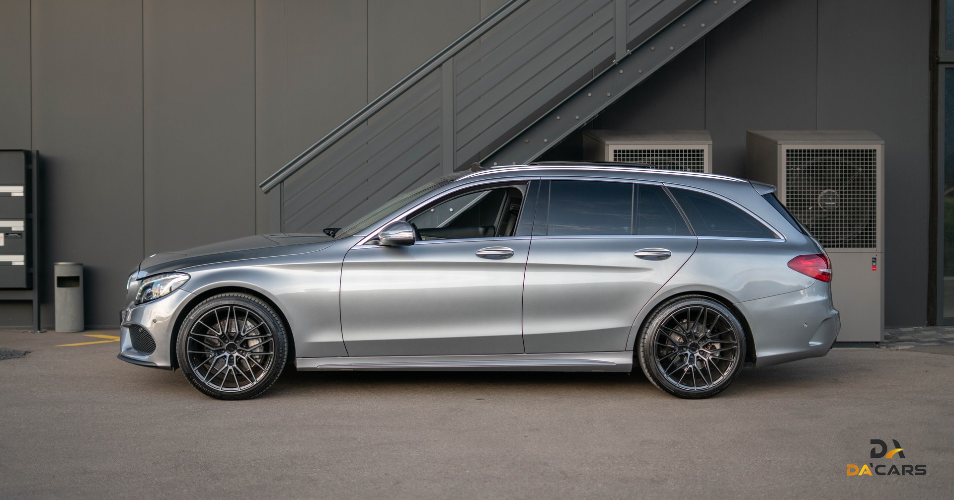MERCEDES-BENZ C 400 AMG Line 4Matic 7G-Tronic-showroom-element-2