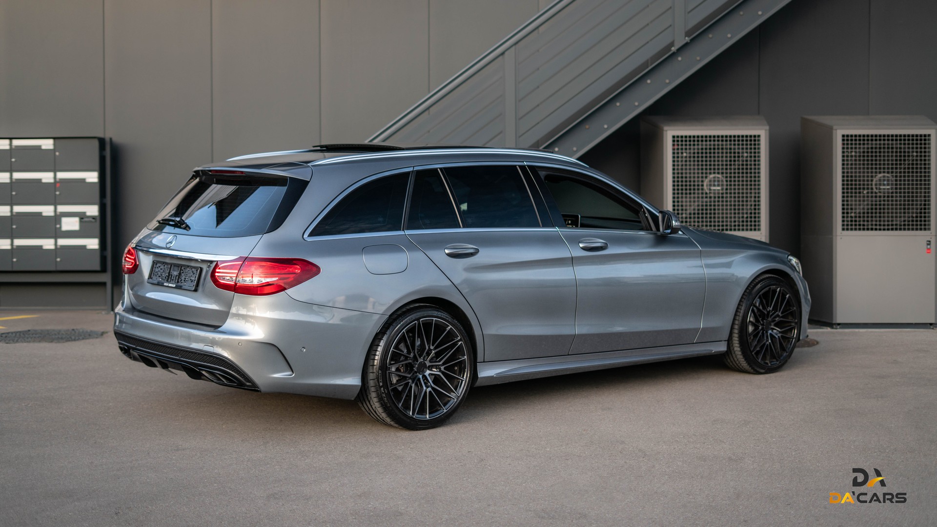 MERCEDES-BENZ C 400 AMG Line 4Matic 7G-Tronic-showroom-element-3