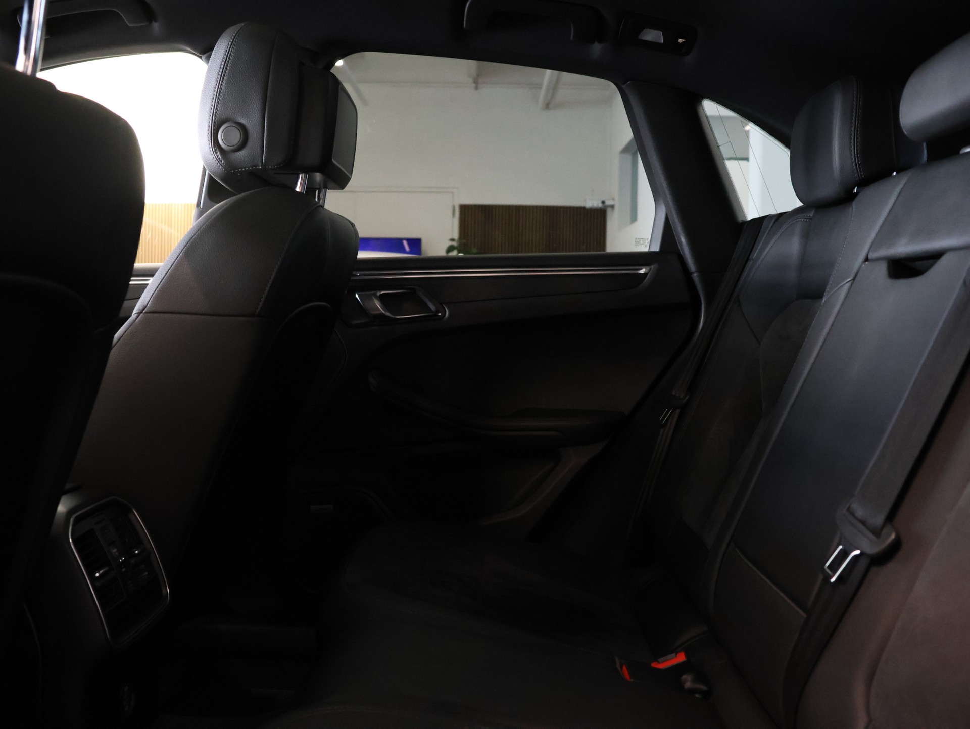 PORSCHE Macan PDK-image-29