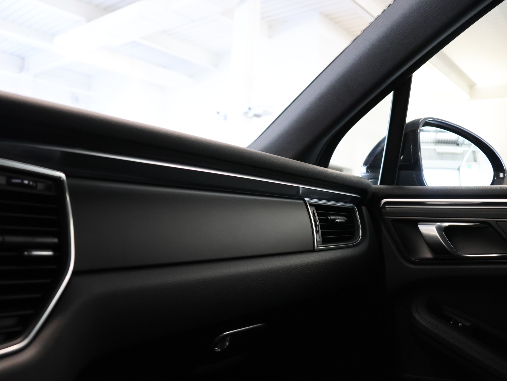 PORSCHE Macan PDK-image-25