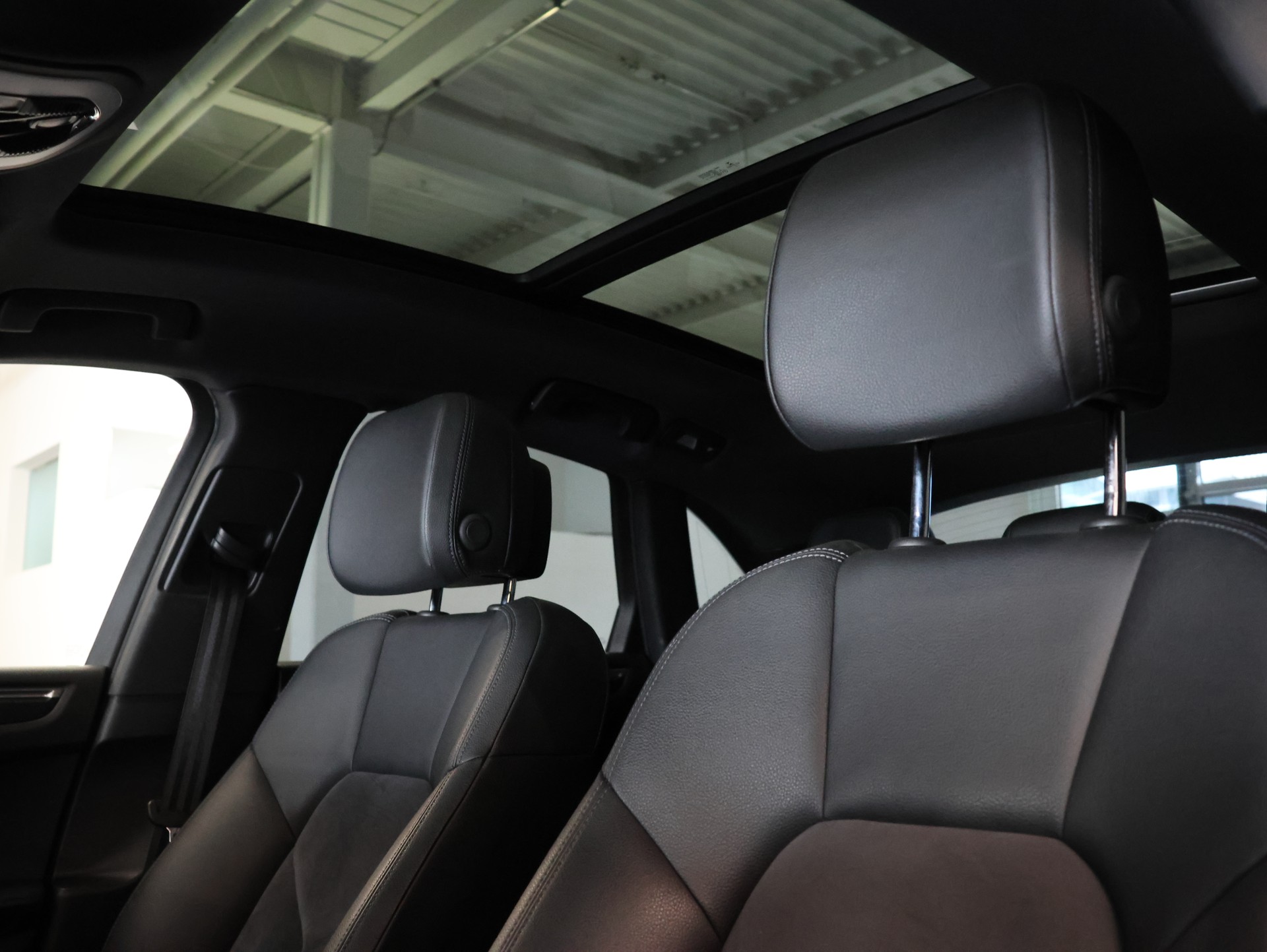PORSCHE Macan PDK-image-13