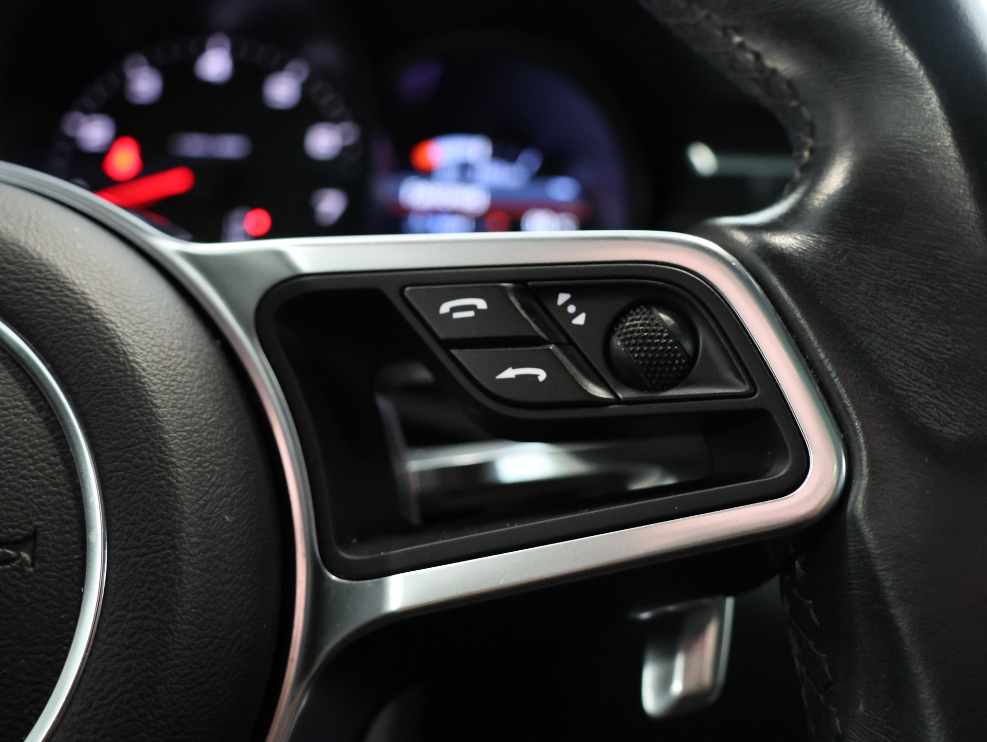 PORSCHE Macan PDK-image-17