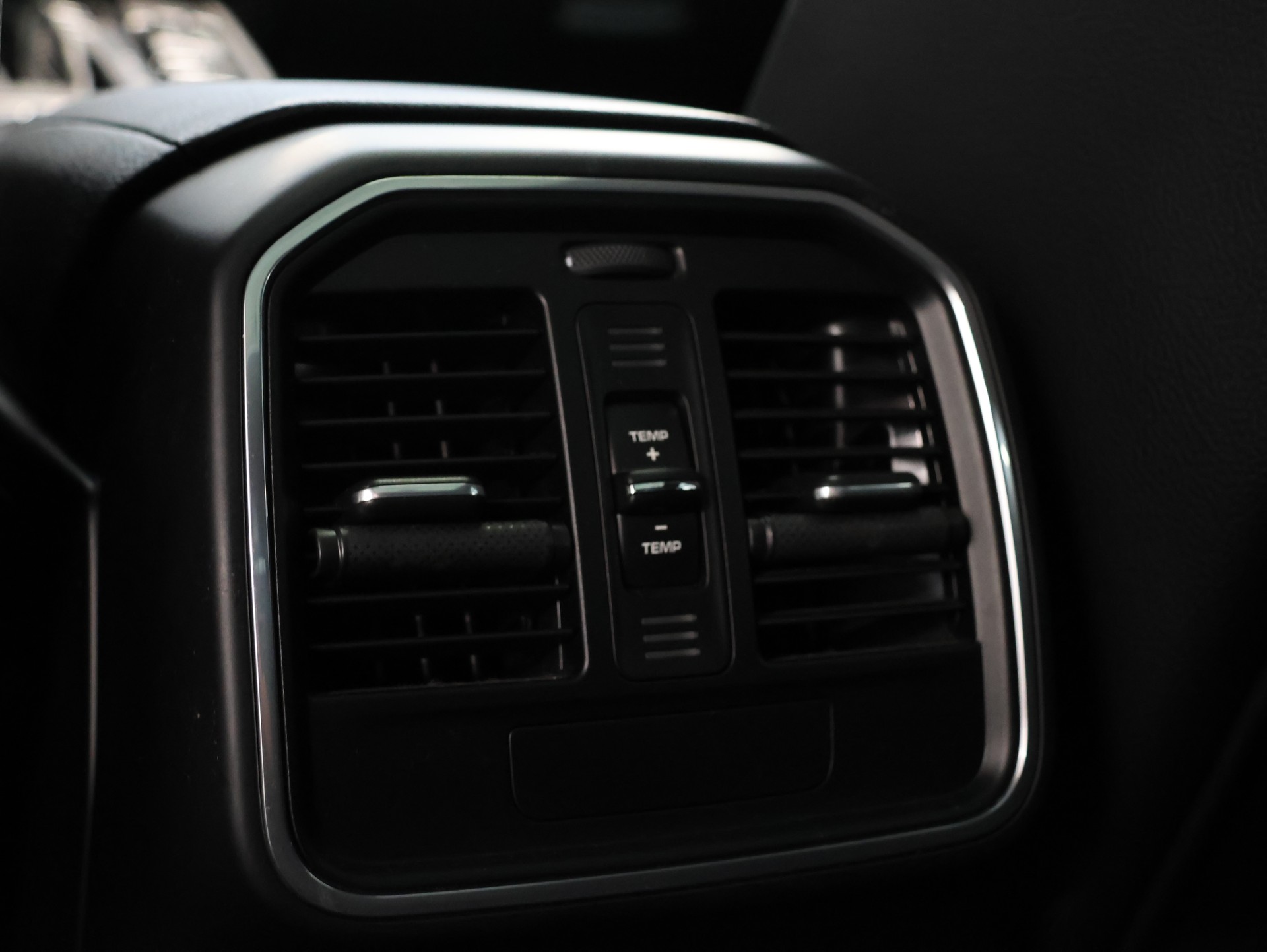 PORSCHE Macan PDK-image-30