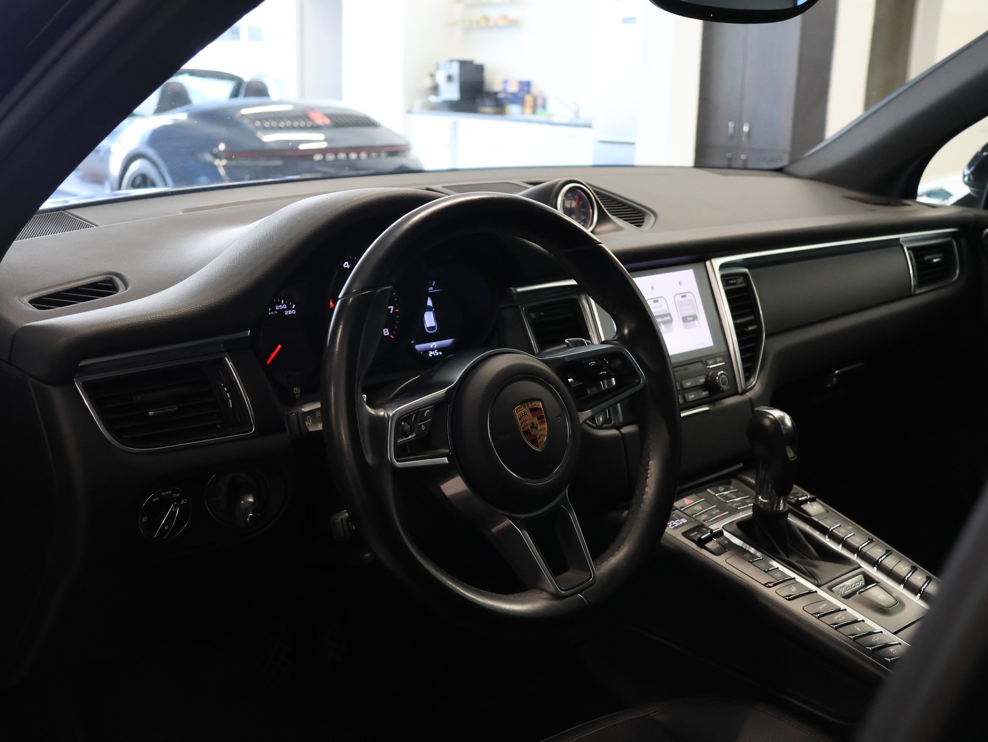 PORSCHE Macan PDK-image-14