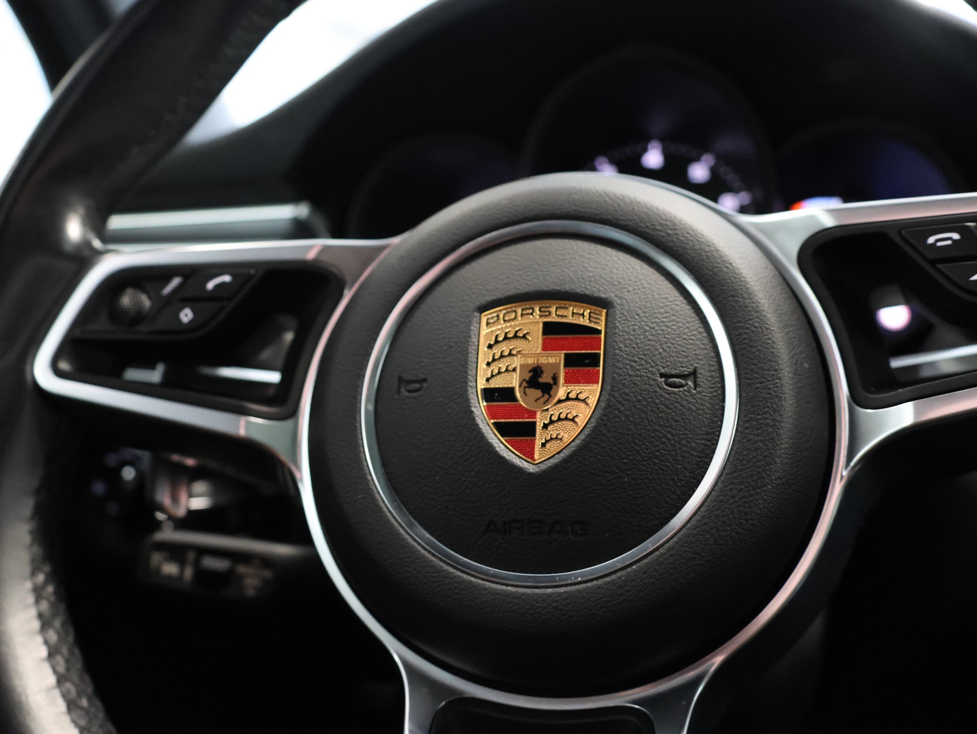 PORSCHE Macan PDK-image-19