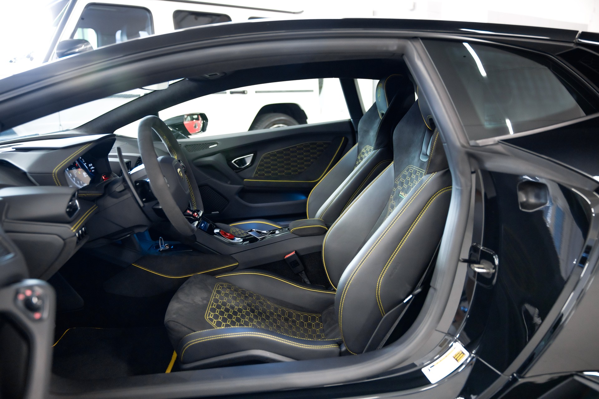 LAMBORGHINI Huracan EVO Coupé DCT-image-18