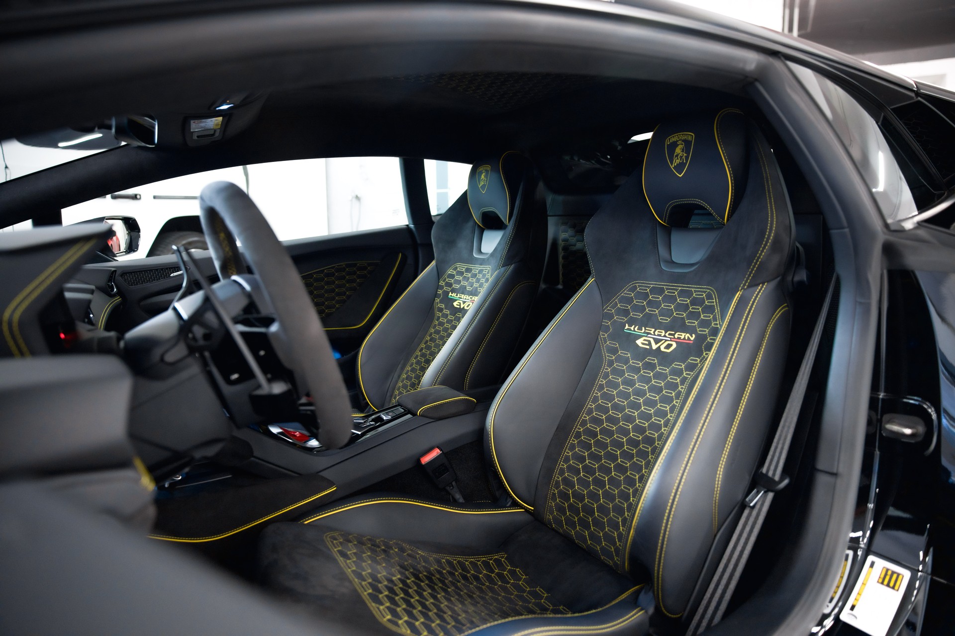 LAMBORGHINI Huracan EVO Coupé DCT-image-19