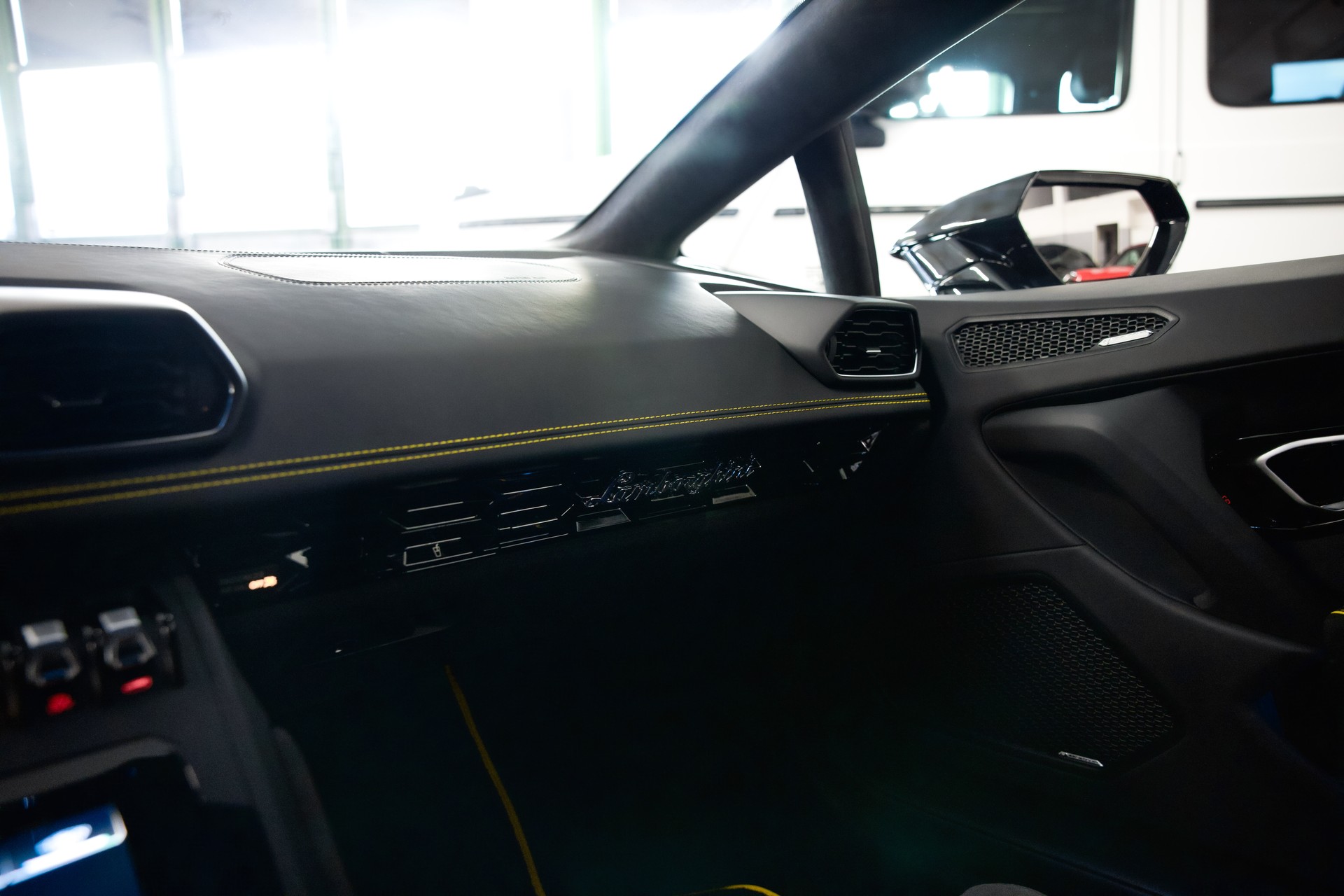LAMBORGHINI Huracan EVO Coupé DCT-image-29