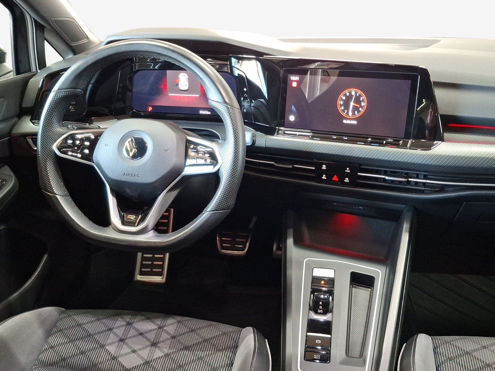 VW Golf 1.5 eTSI mHEV ACT R-Line DSG-image-10
