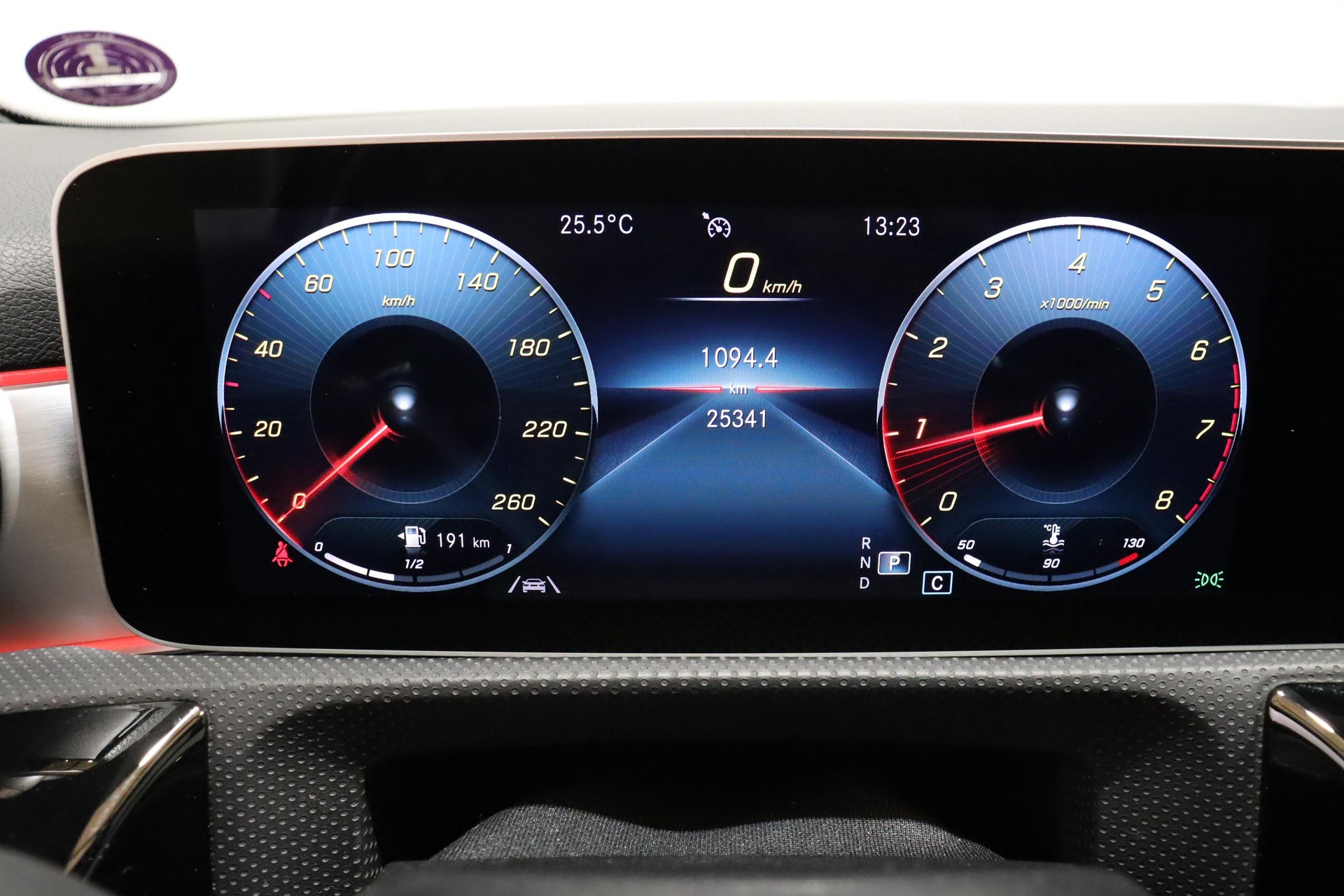 MERCEDES-BENZ A 200 AMG Line-image-11