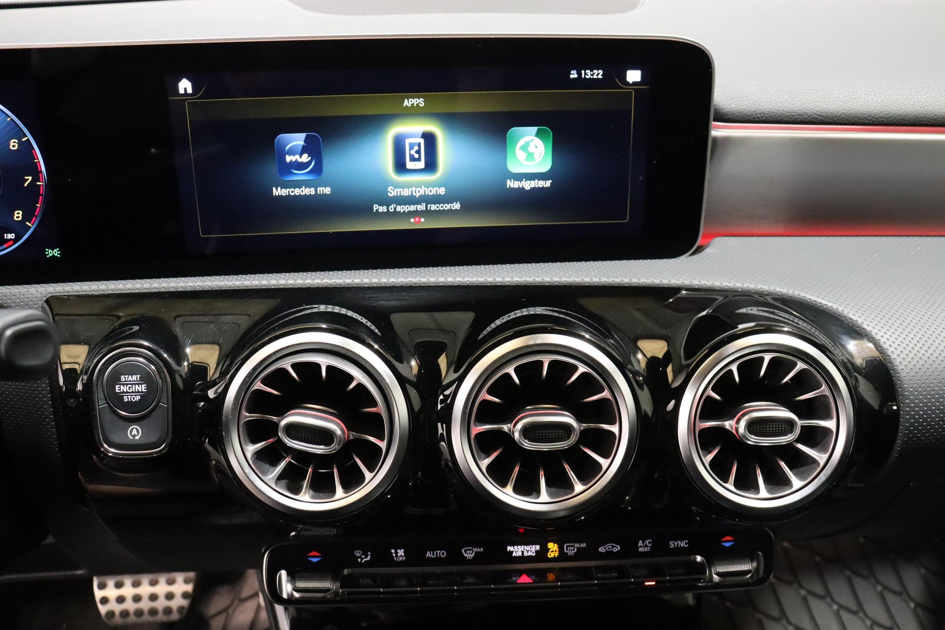 MERCEDES-BENZ A 200 AMG Line-image-5
