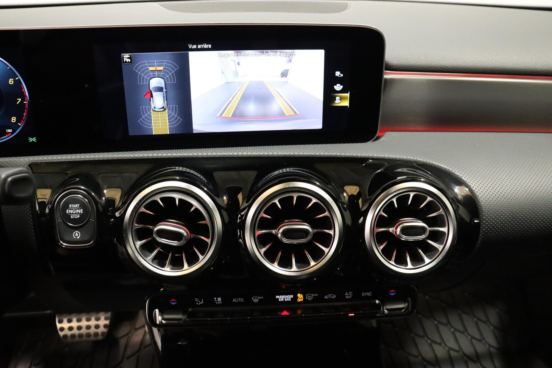 MERCEDES-BENZ A 200 AMG Line-image-20
