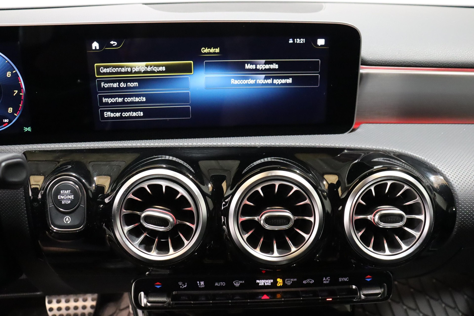 MERCEDES-BENZ A 200 AMG Line-image-21