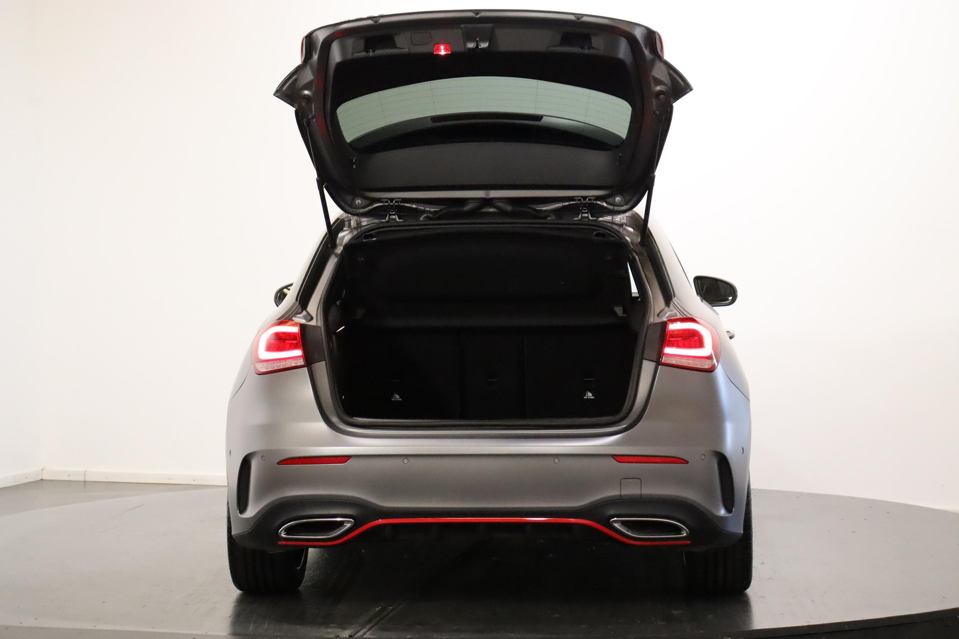 MERCEDES-BENZ A 200 AMG Line-image-9