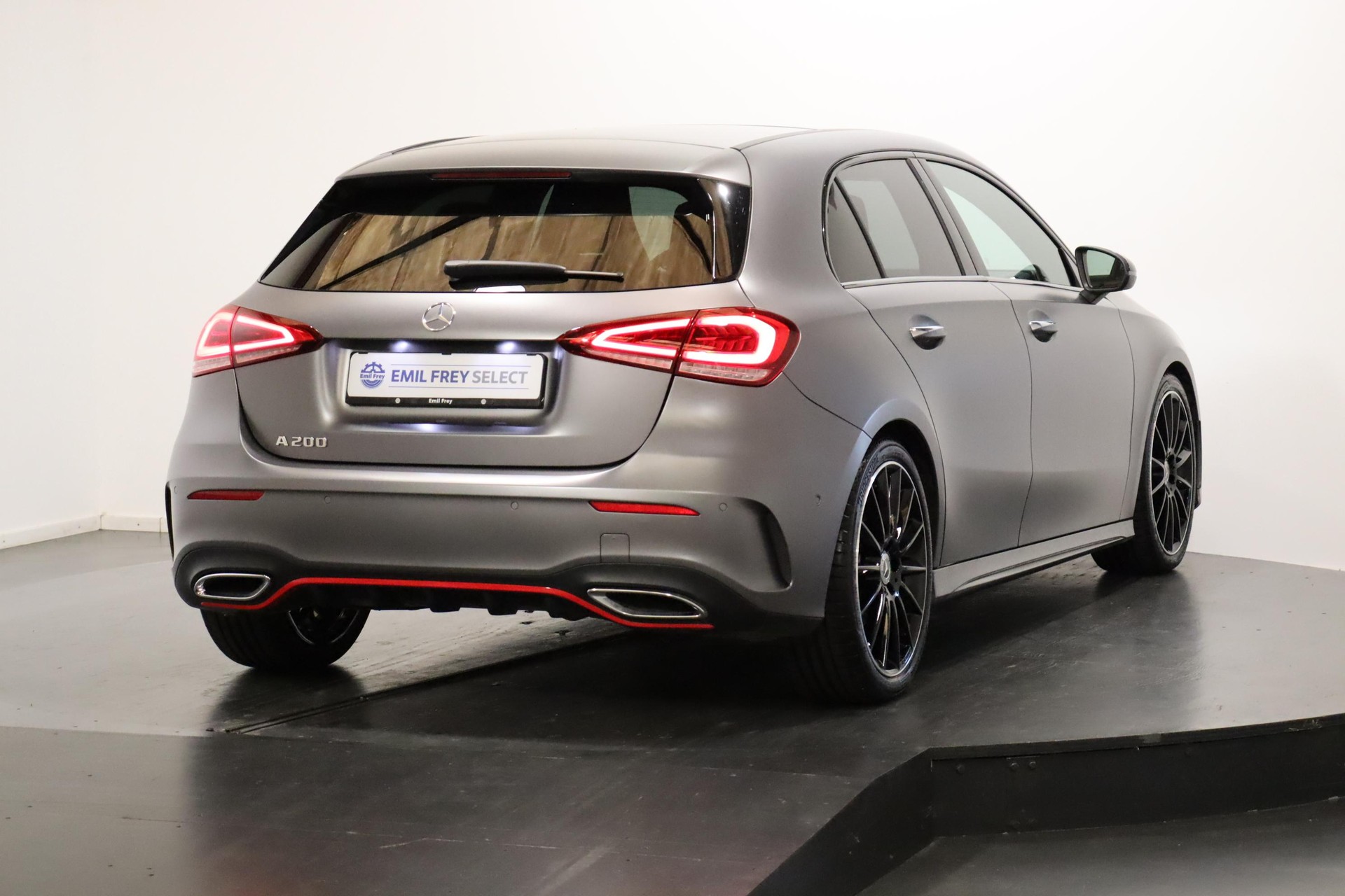 MERCEDES-BENZ A 200 AMG Line-image-8