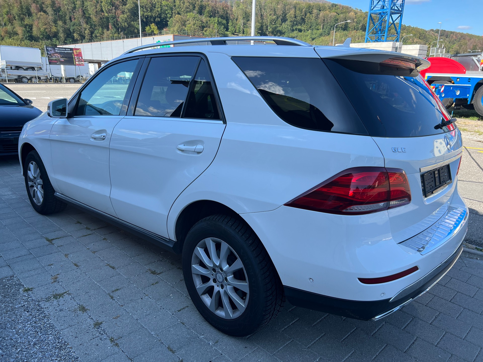 MERCEDES-BENZ GLE 250 d 4Matic 9G-Tronic-image-2