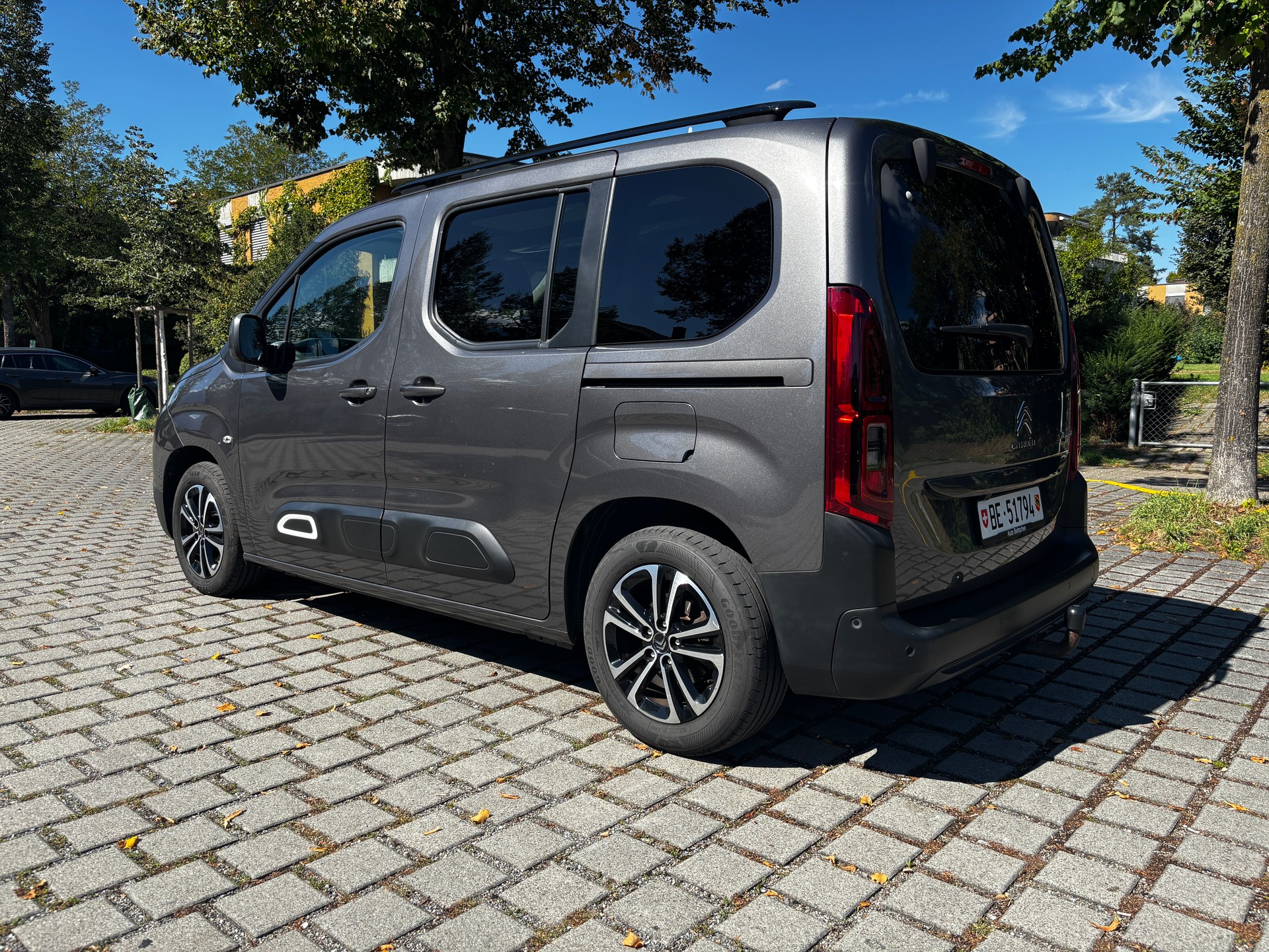 CITROEN 1.5 BlueHDi 130 Shine-image-1