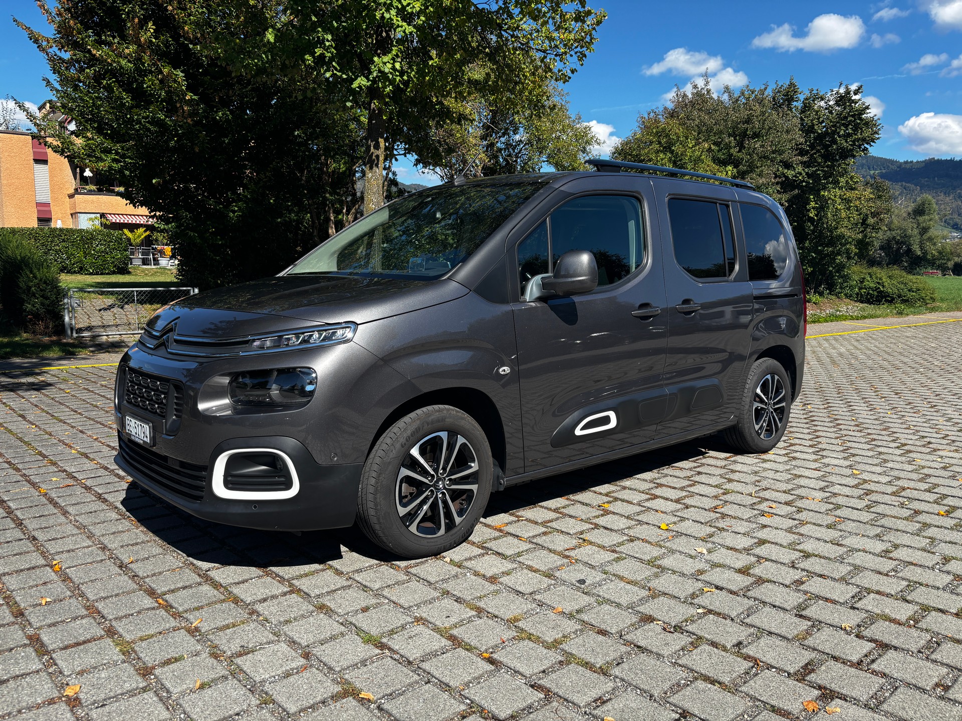 CITROEN 1.5 BlueHDi 130 Shine-image-0