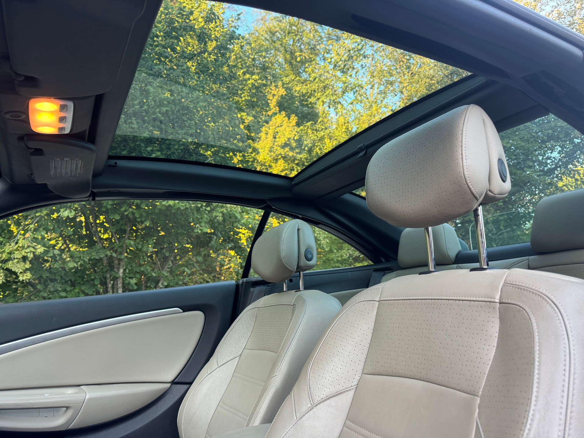 RENAULT Mégane CC 1.5 dCi EDC-image-8