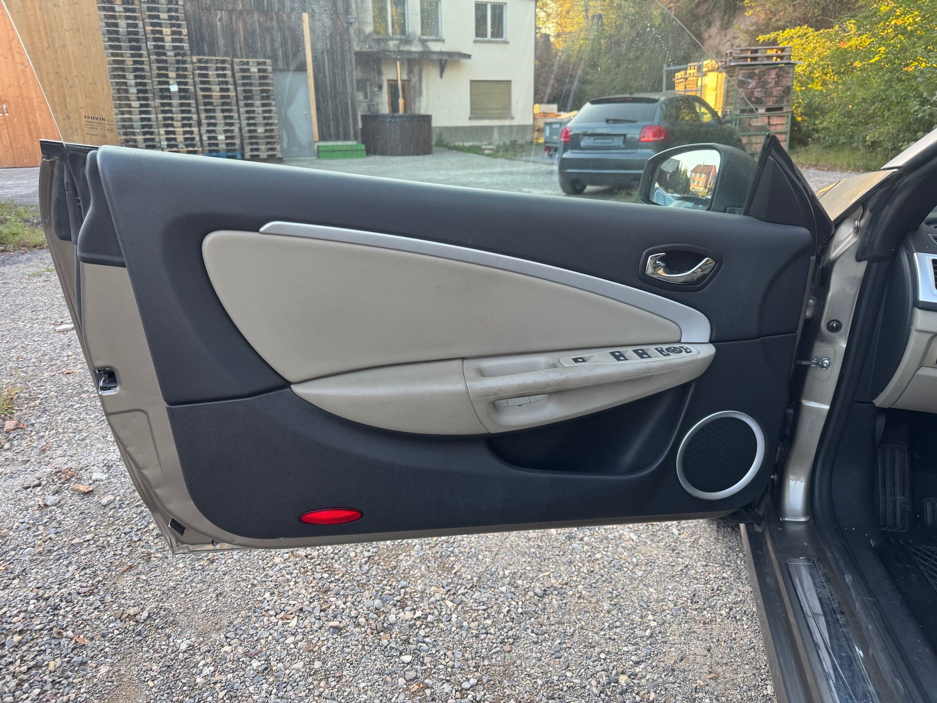 RENAULT Mégane CC 1.5 dCi EDC-image-10