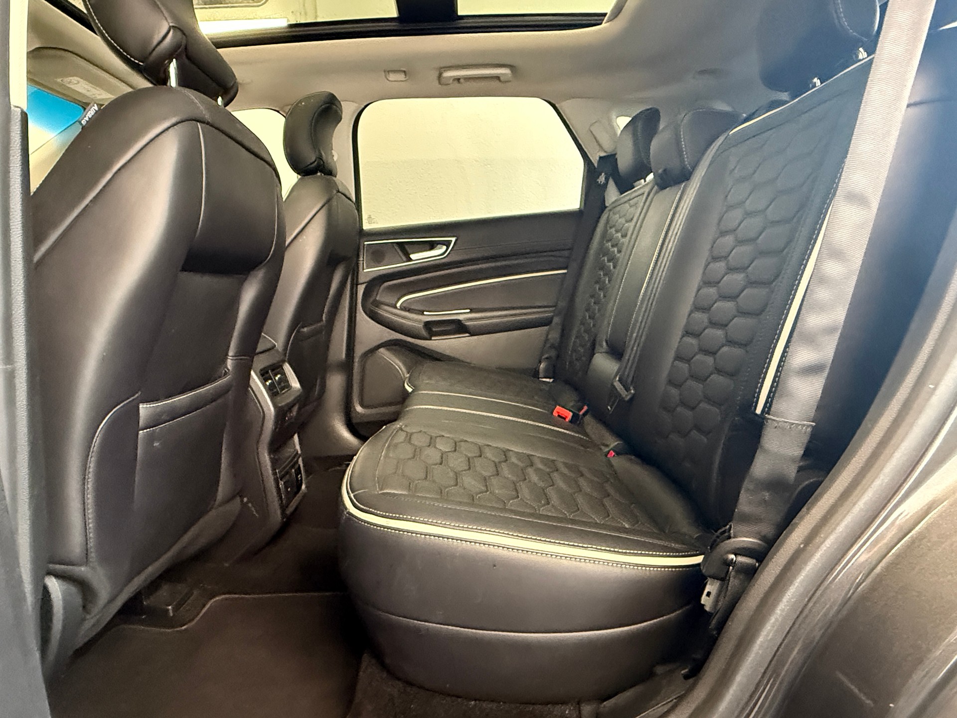 FORD Edge 2.0 TDCi Vignale 4WD PowerShift Ab 230.- pro Monat Sitheizung / Belüftung Panoramdach-image-10