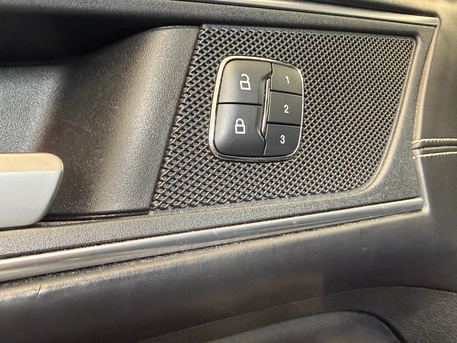 FORD Edge 2.0 TDCi Vignale 4WD PowerShift Ab 230.- pro Monat Sitheizung / Belüftung Panoramdach-image-21