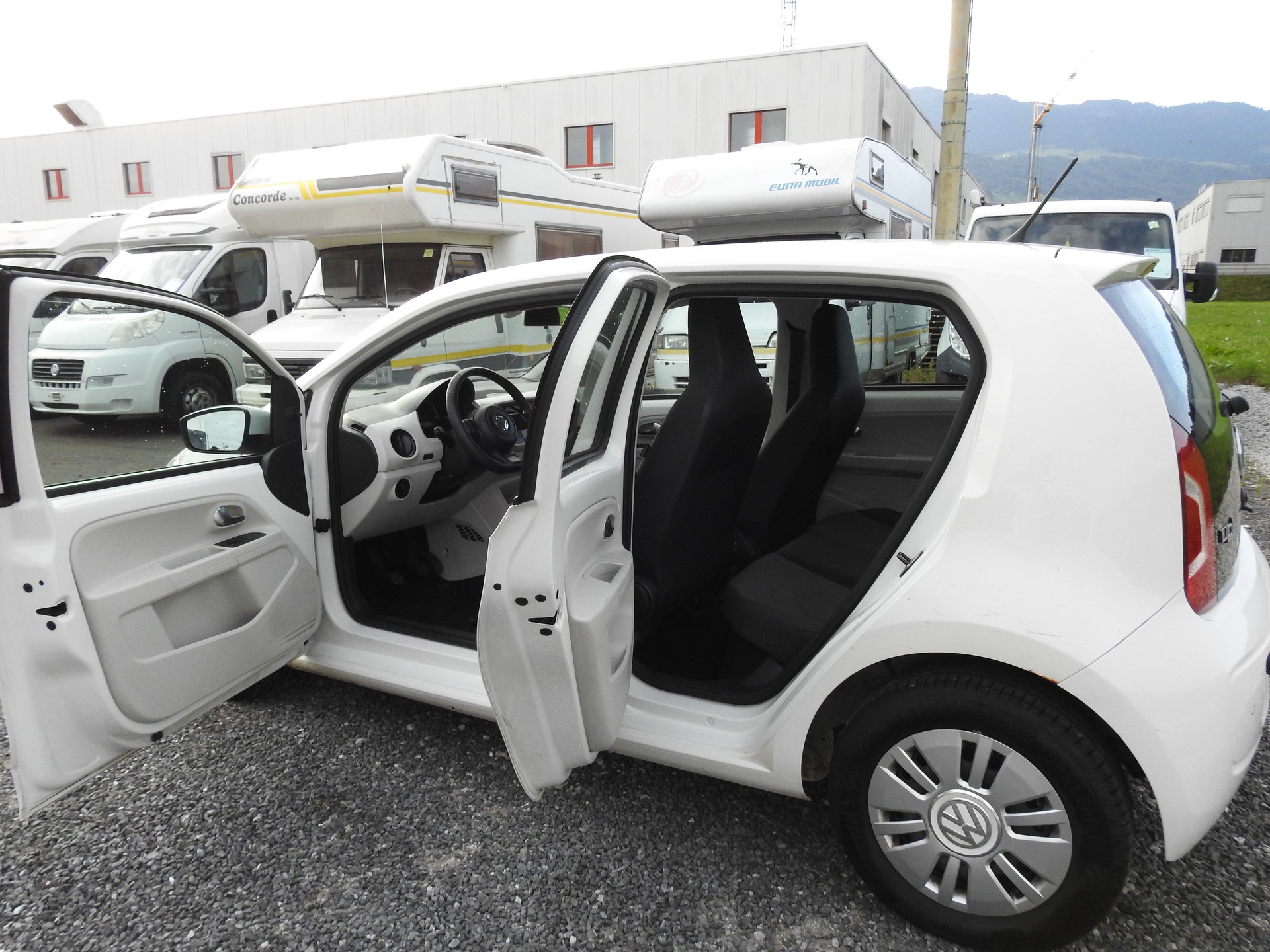 VW Up 1.0 BMT white up-image-14