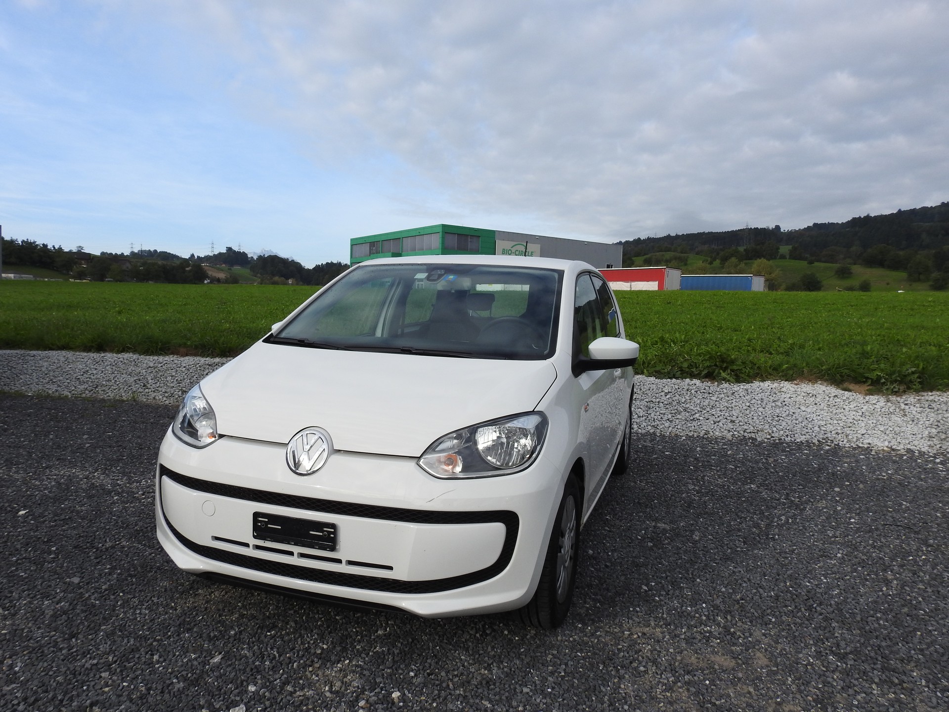 VW Up 1.0 BMT white up-image-0