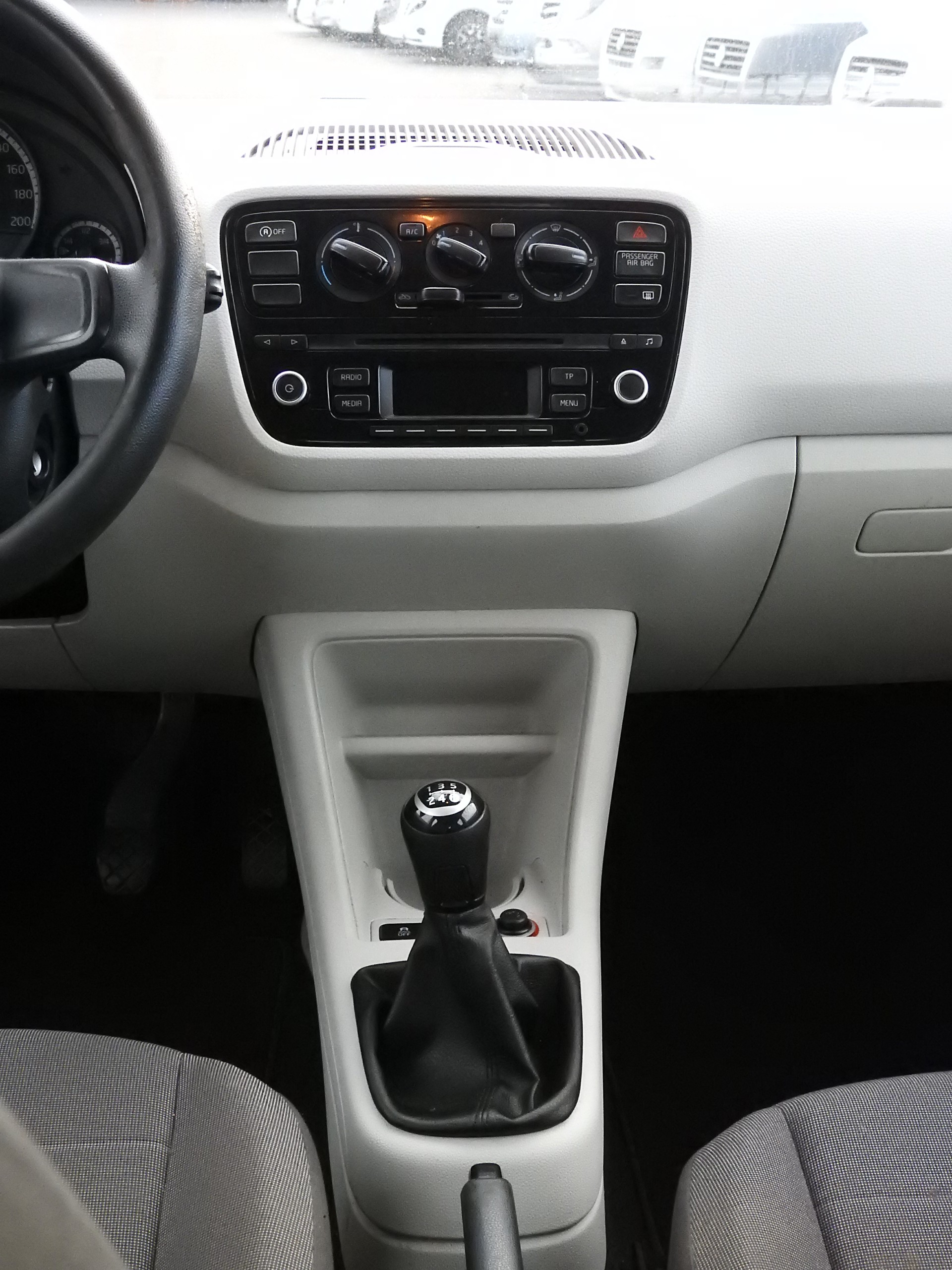 VW Up 1.0 BMT white up-image-16