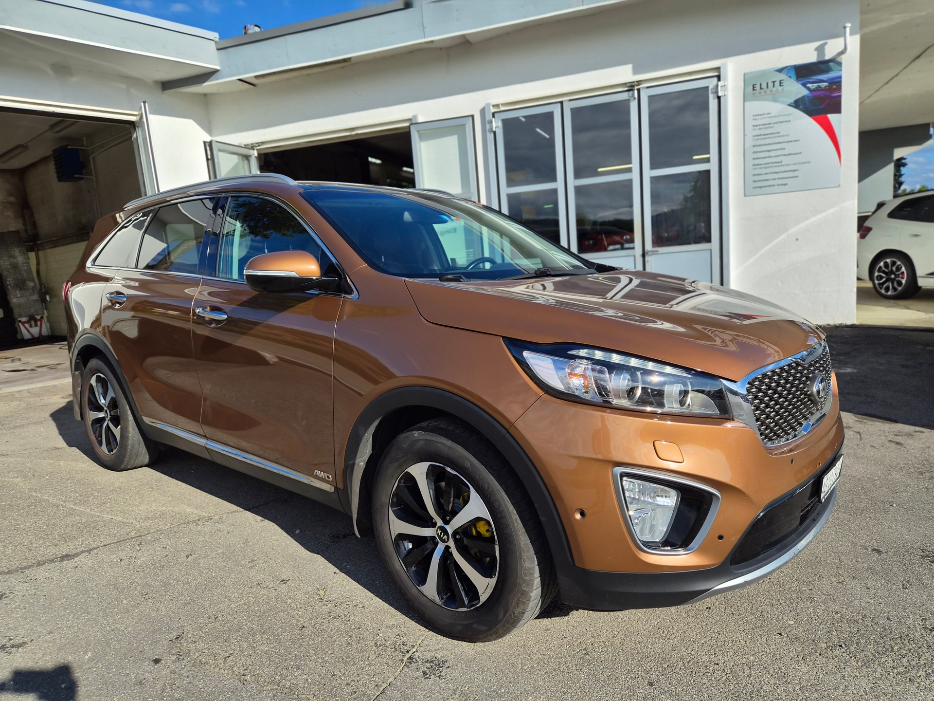 KIA Sorento 2.2 CRDI Style 5P. Automatic-image-0