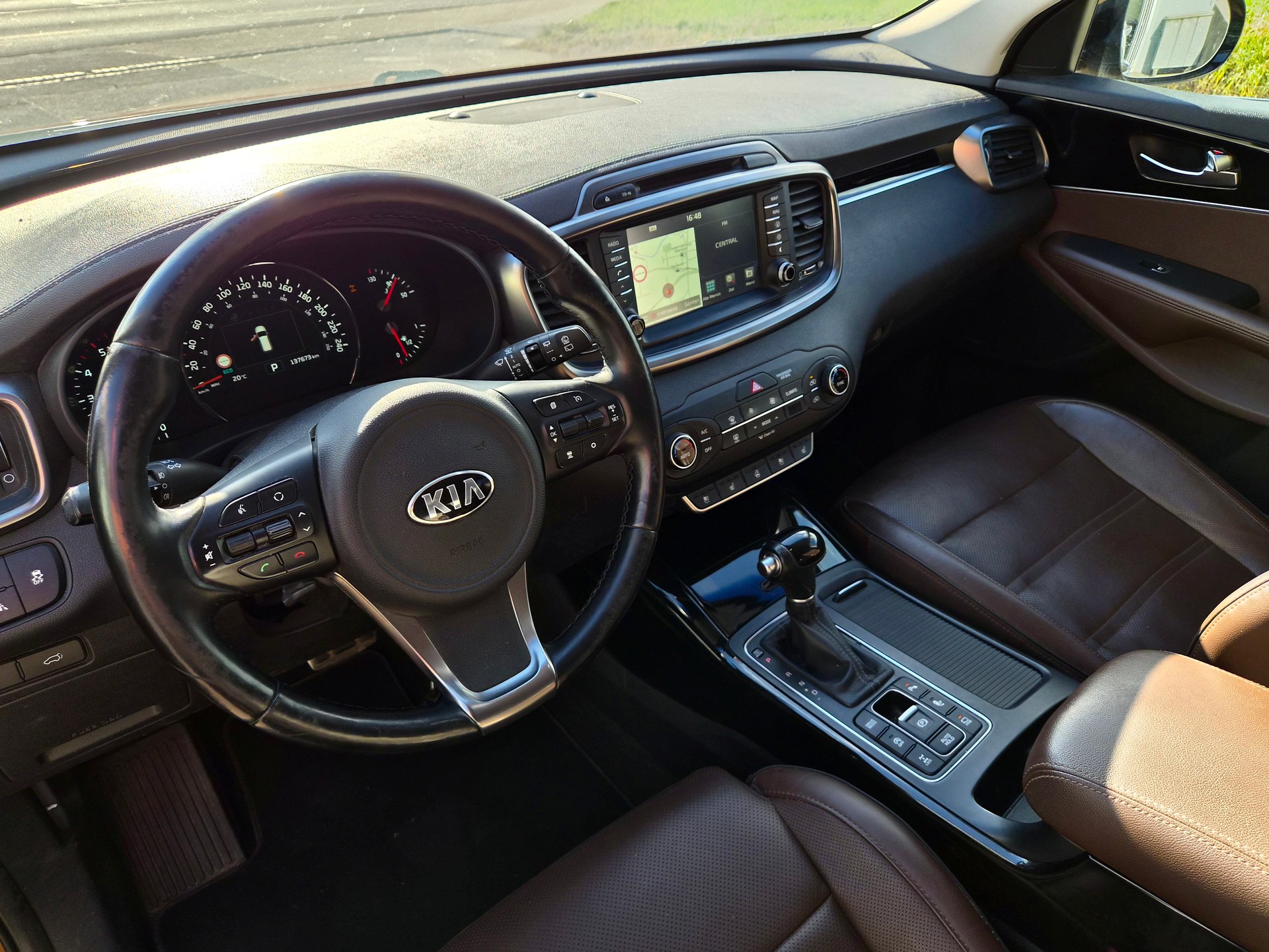KIA Sorento 2.2 CRDI Style 5P. Automatic-image-5