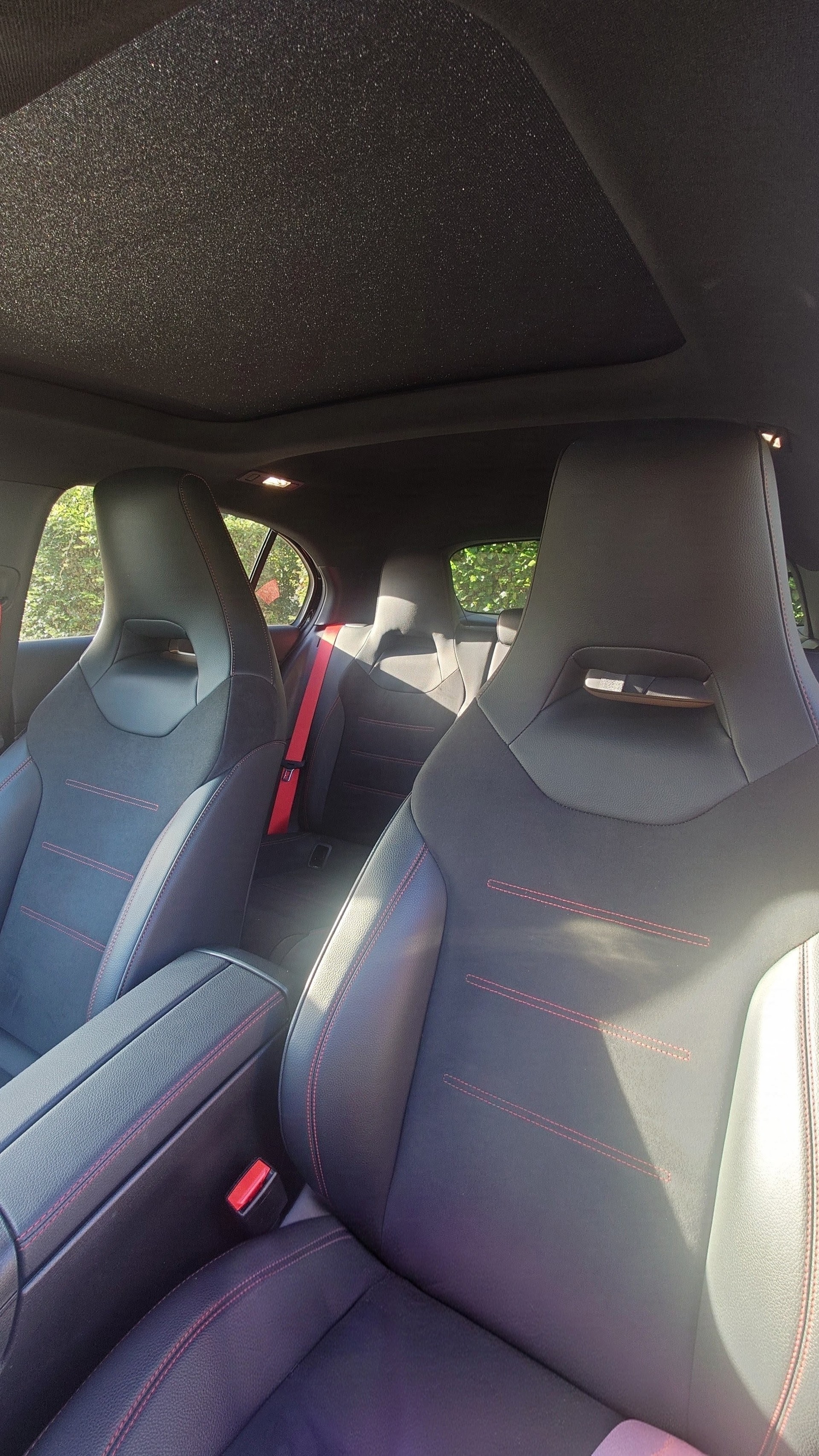MERCEDES-BENZ A 35 AMG-image-4