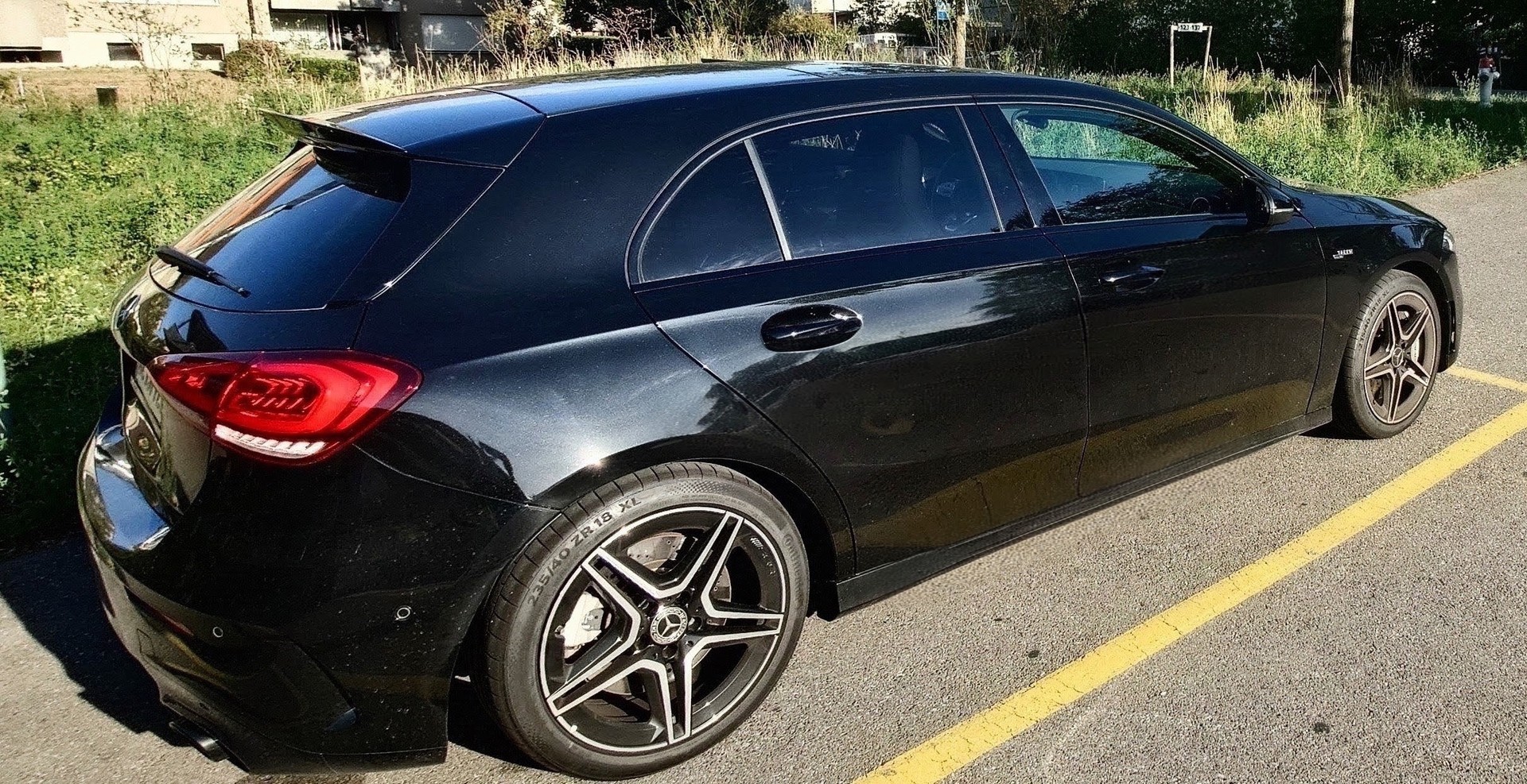 MERCEDES-BENZ A 35 AMG-image-2