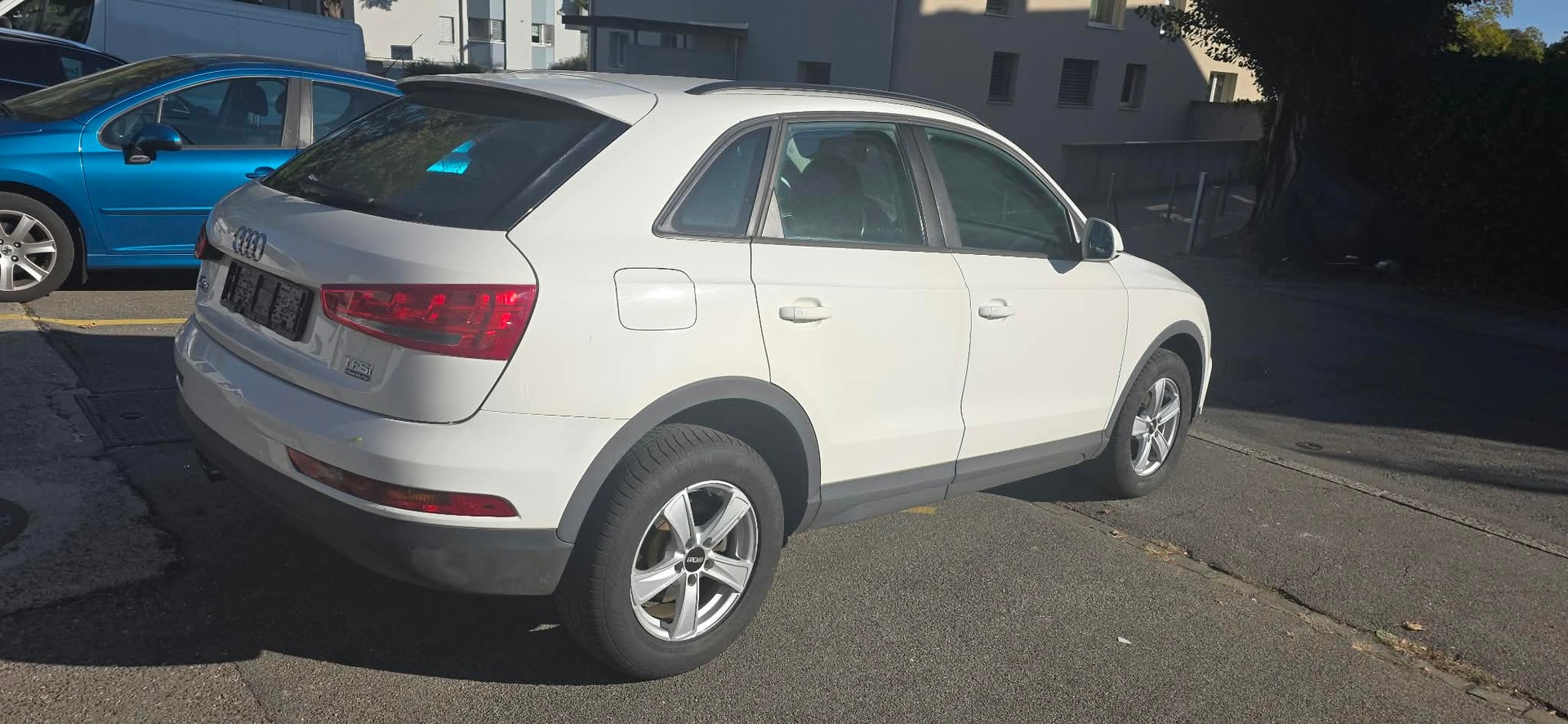 AUDI Q3 2.0 TFSI quattro S-tronic-image-5