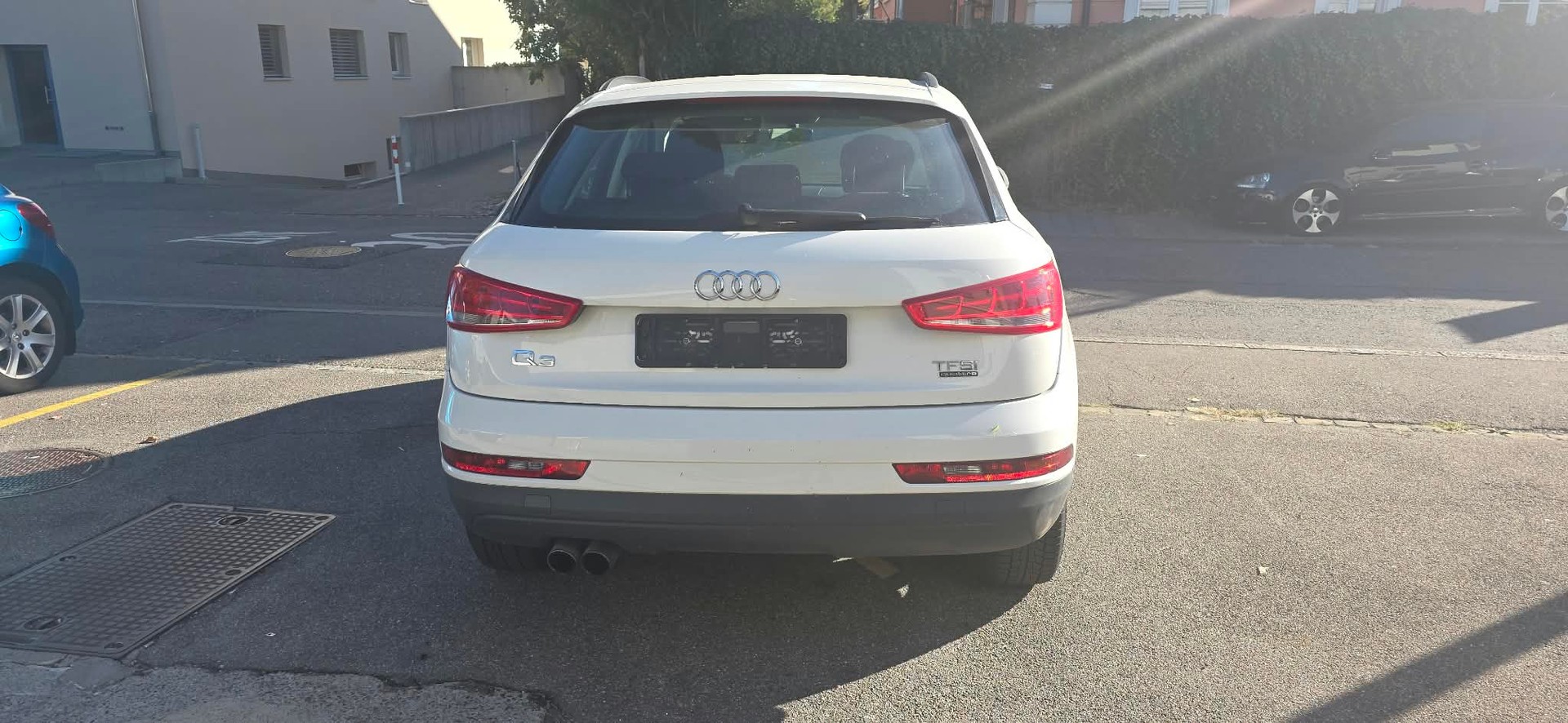 AUDI Q3 2.0 TFSI quattro S-tronic-image-4