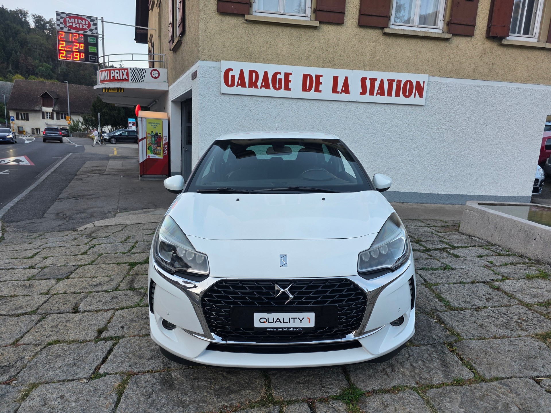 DS AUTOMOBILES DS 3 1.2 PureTech SO Chic-image-1