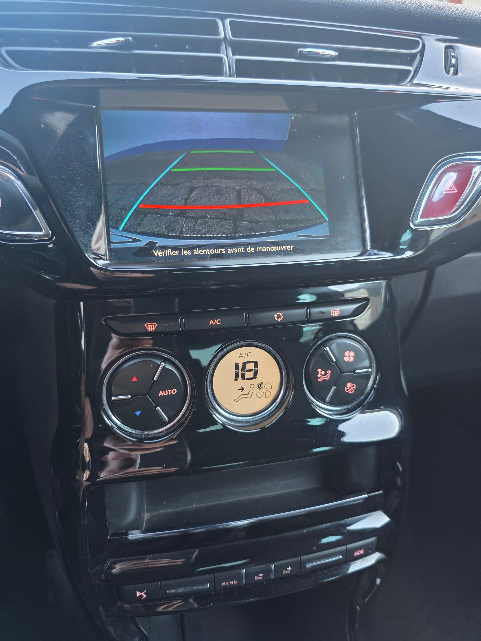 DS AUTOMOBILES DS 3 1.2 PureTech SO Chic-image-7