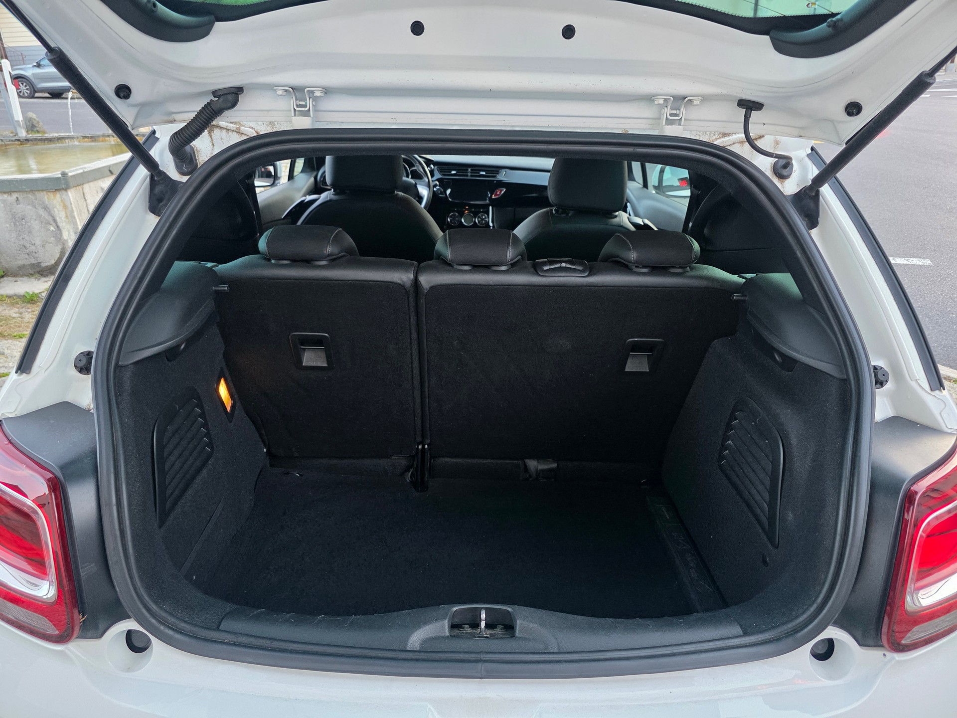 DS AUTOMOBILES DS 3 1.2 PureTech SO Chic-image-10