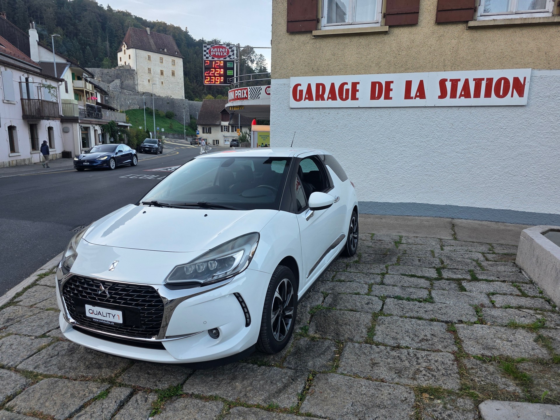 DS AUTOMOBILES DS 3 1.2 PureTech SO Chic-image-0