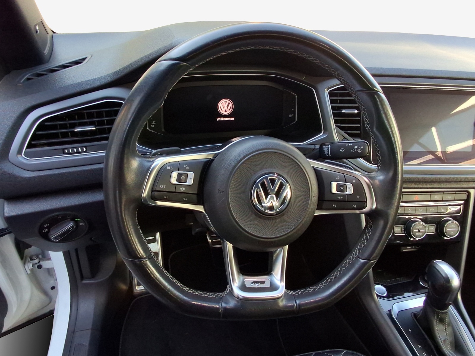 VW T-Roc Cabriolet 1.5 TSI EVO R-Line DSG-image-9