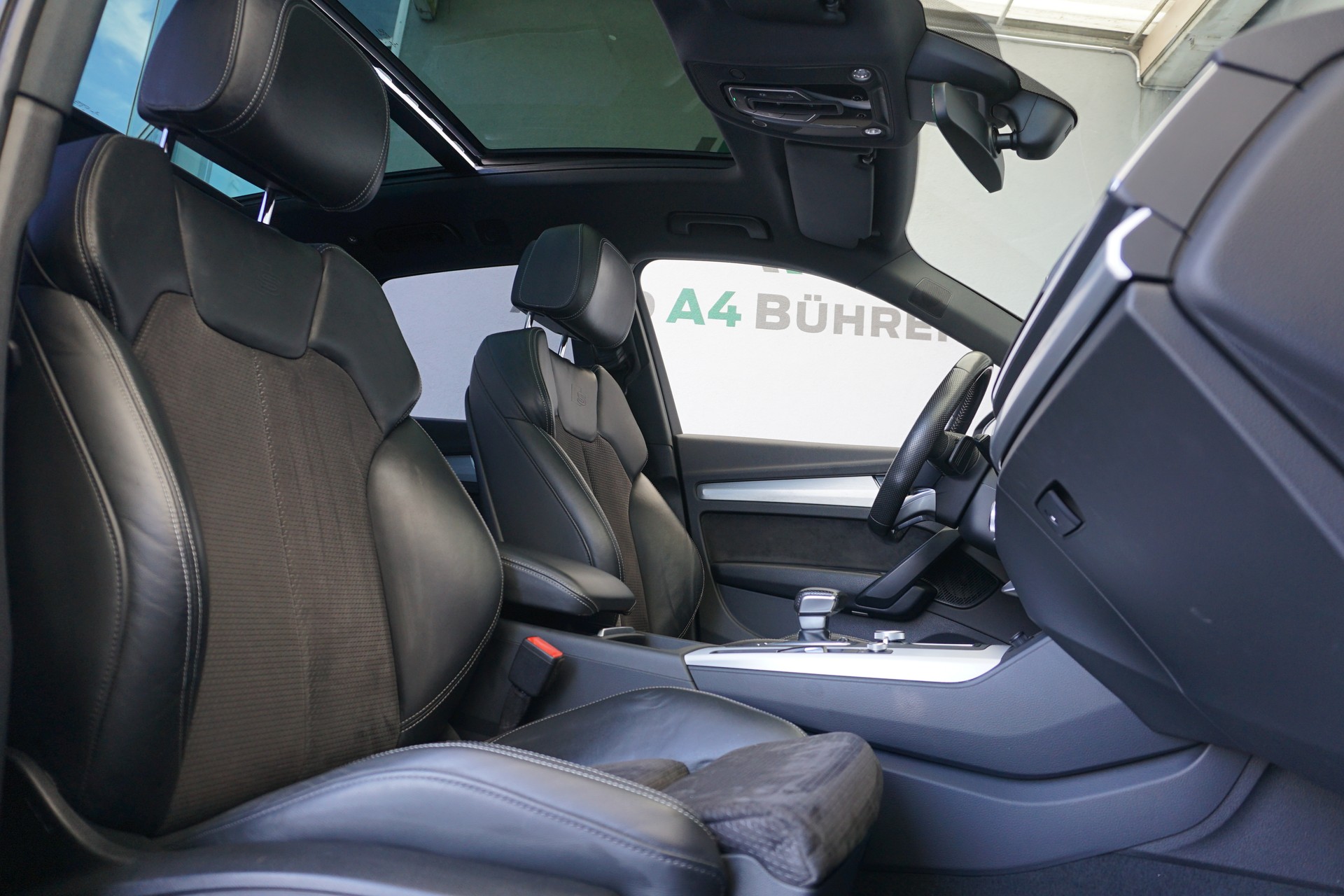 AUDI Q5 2.0 TDI sport quattro-image-17
