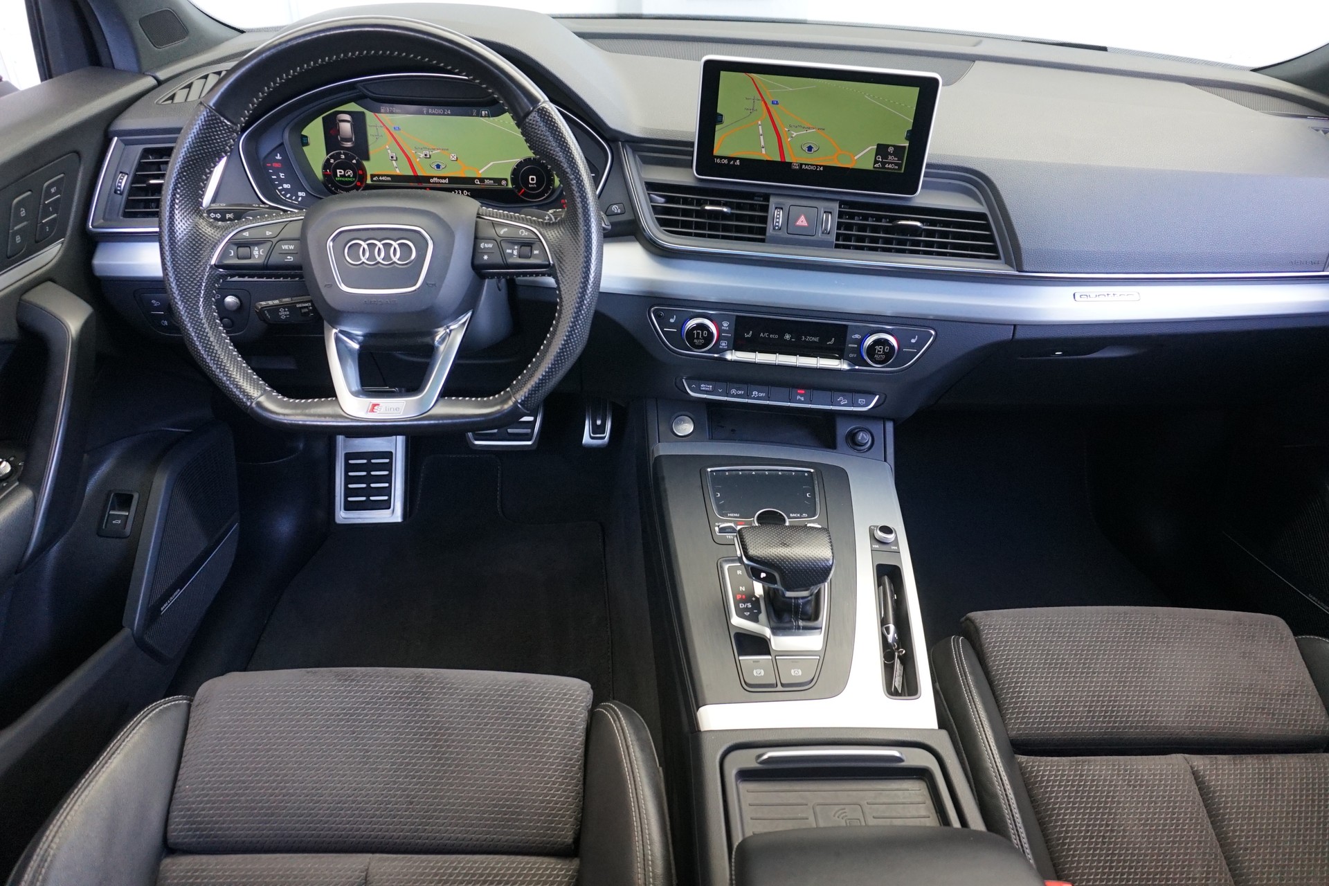 AUDI Q5 2.0 TDI sport quattro-image-12