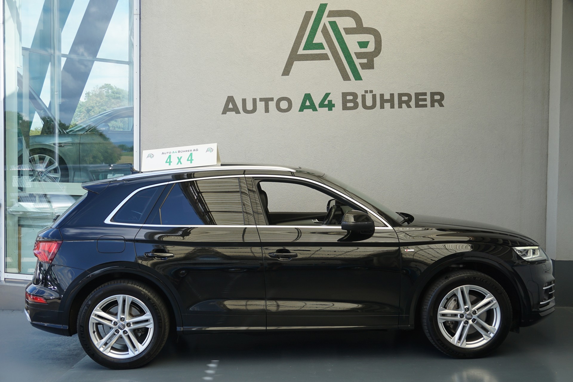 AUDI Q5 2.0 TDI sport quattro-image-4
