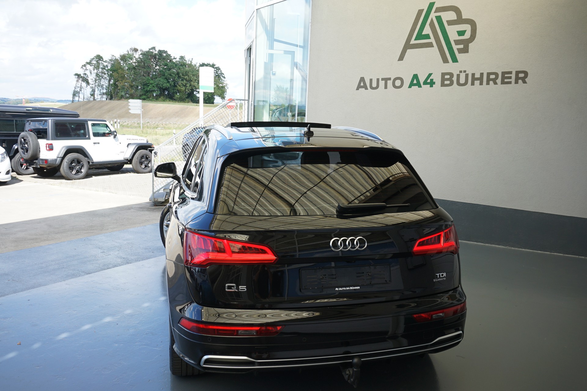 AUDI Q5 2.0 TDI sport quattro-image-6