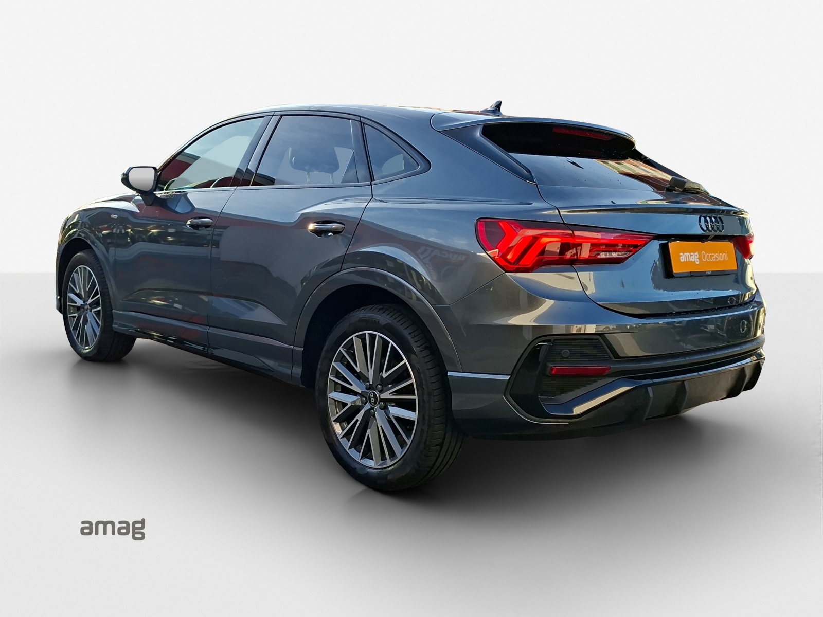 AUDI Q3 Sportback 40 TDI S line quattro S-tronic-image-2