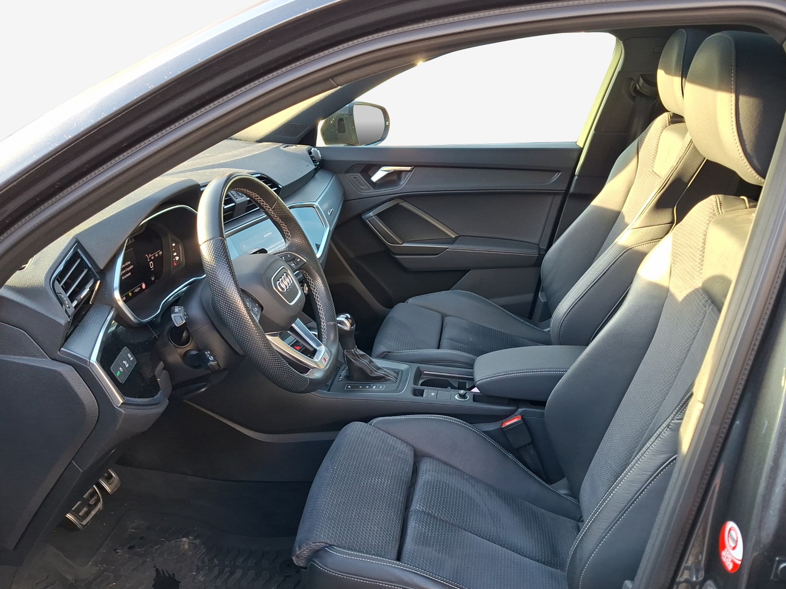 AUDI Q3 Sportback 40 TDI S line quattro S-tronic-image-7