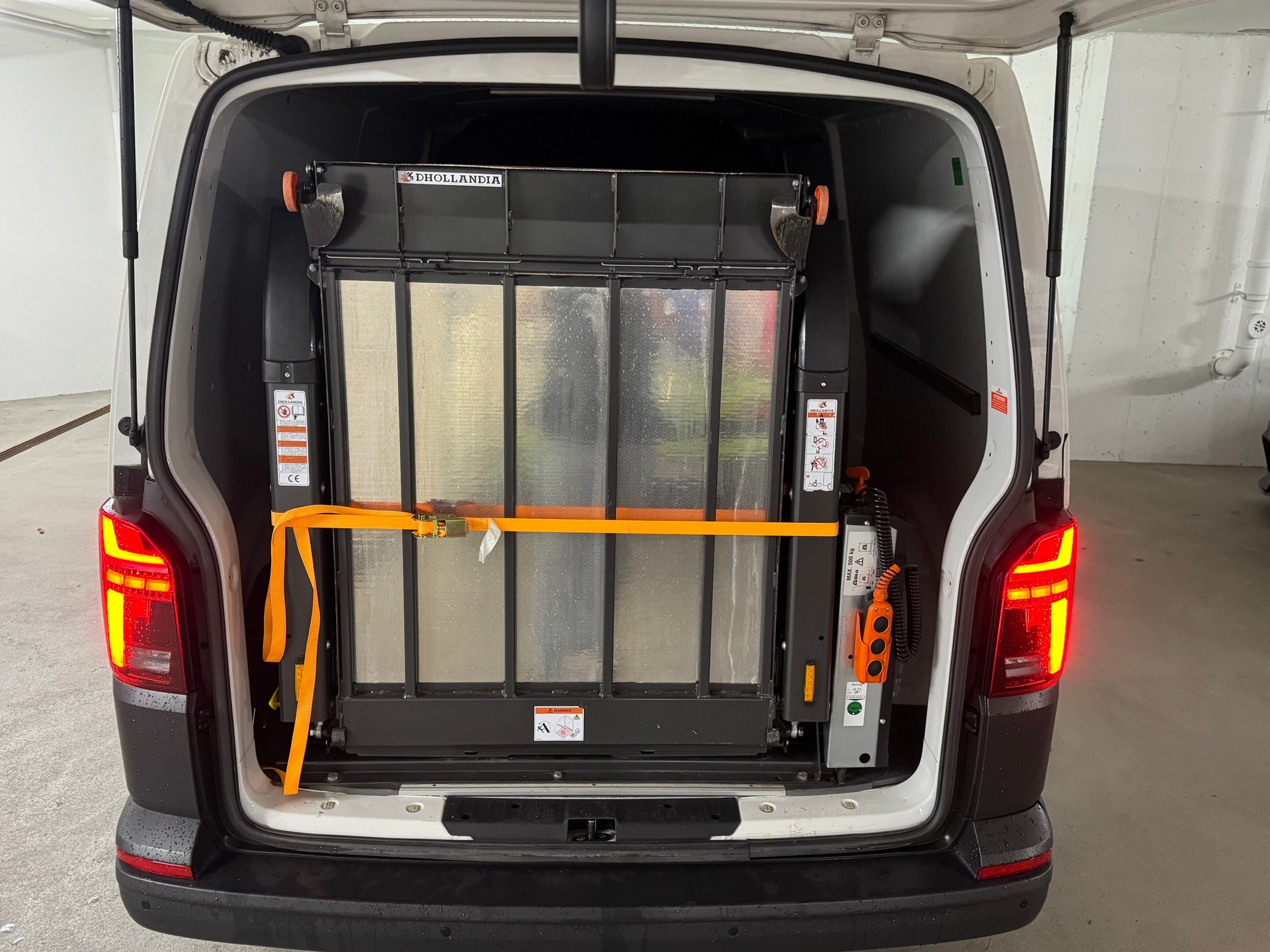 VW T6.1 2.0 Bi-TDI DSG Langversion, mit Hebebühne-image-7
