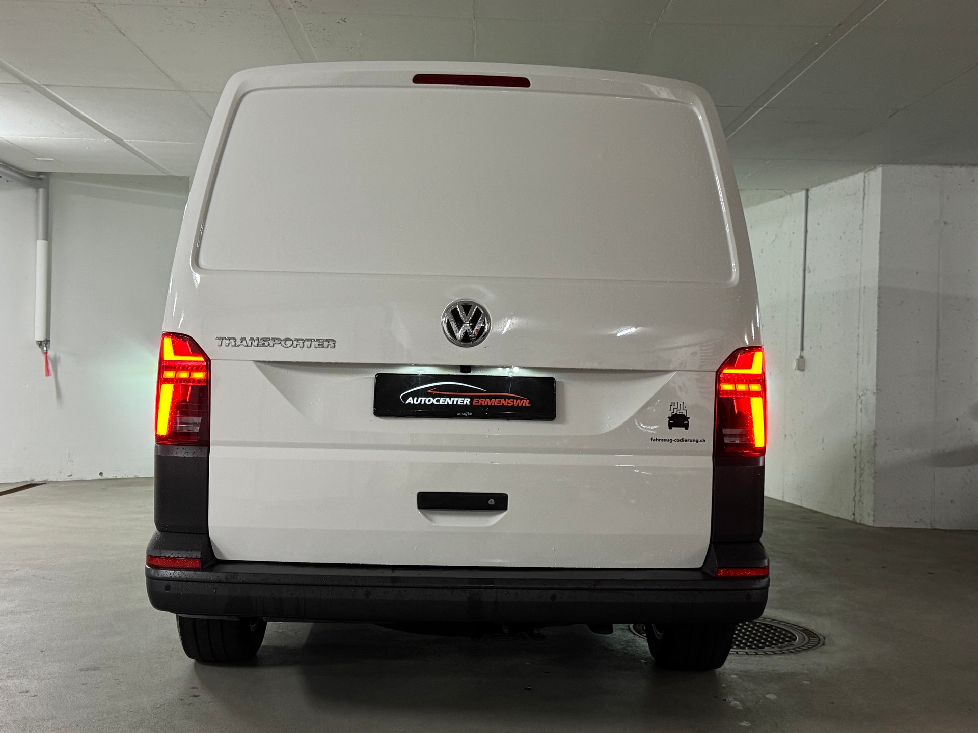 VW T6.1 2.0 Bi-TDI DSG Langversion, mit Hebebühne-image-5